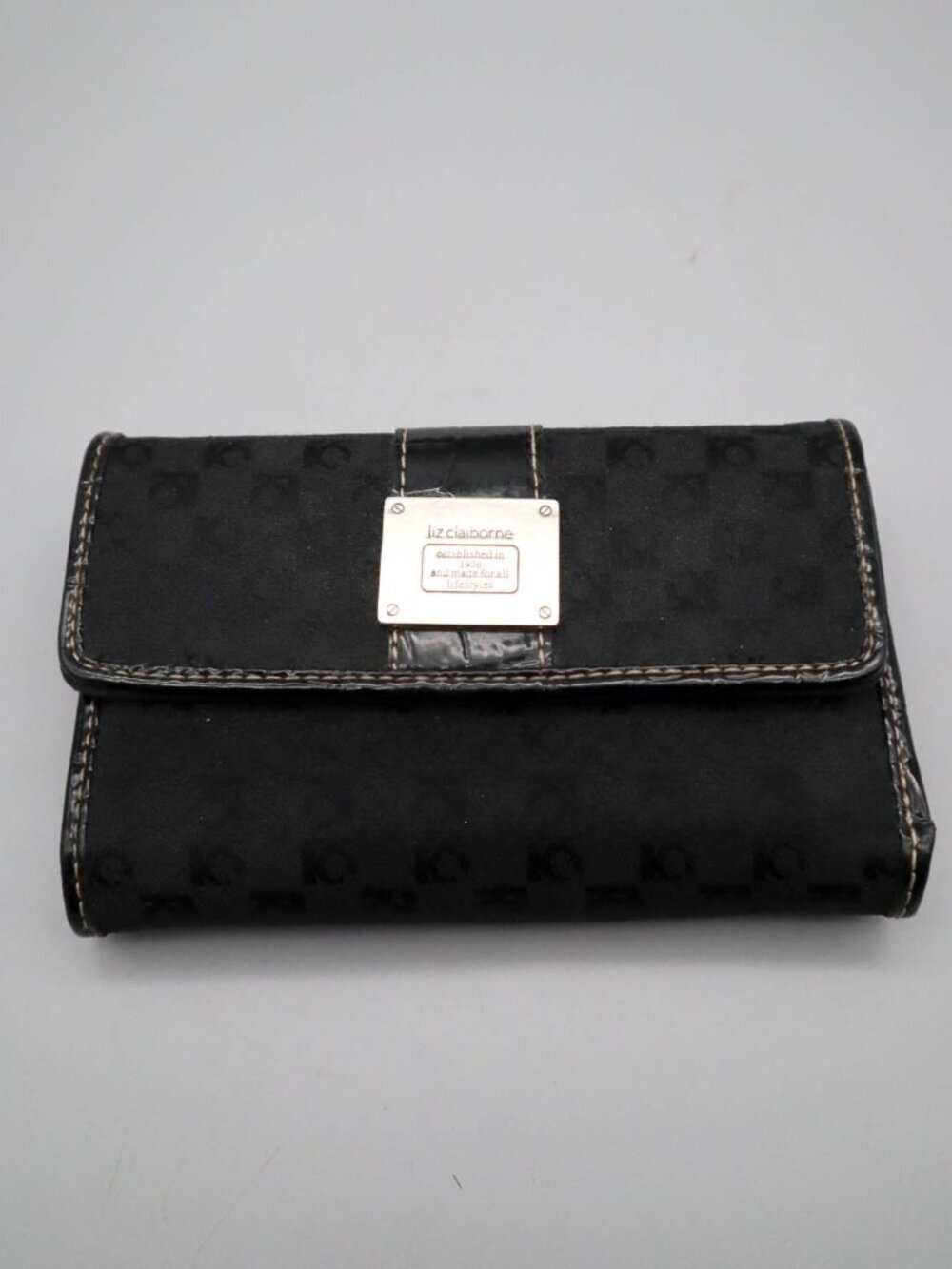LIz Claiborne Canvas Trifold Wallet Faux Leather Trim Black Logo Pattern Classic